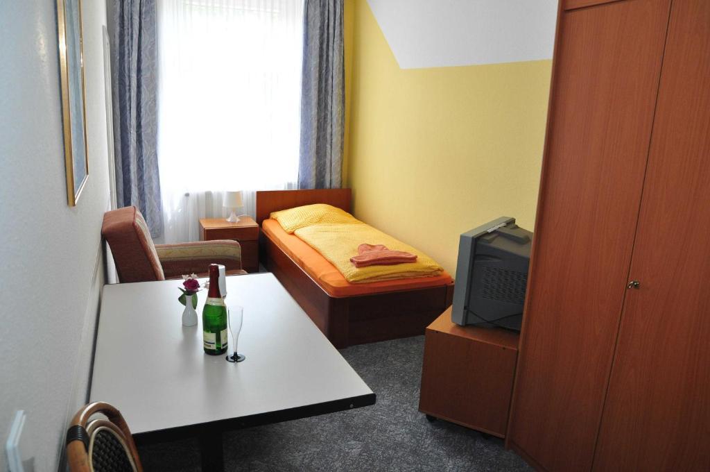 Pension Leipzig Georgplatz Kamer foto