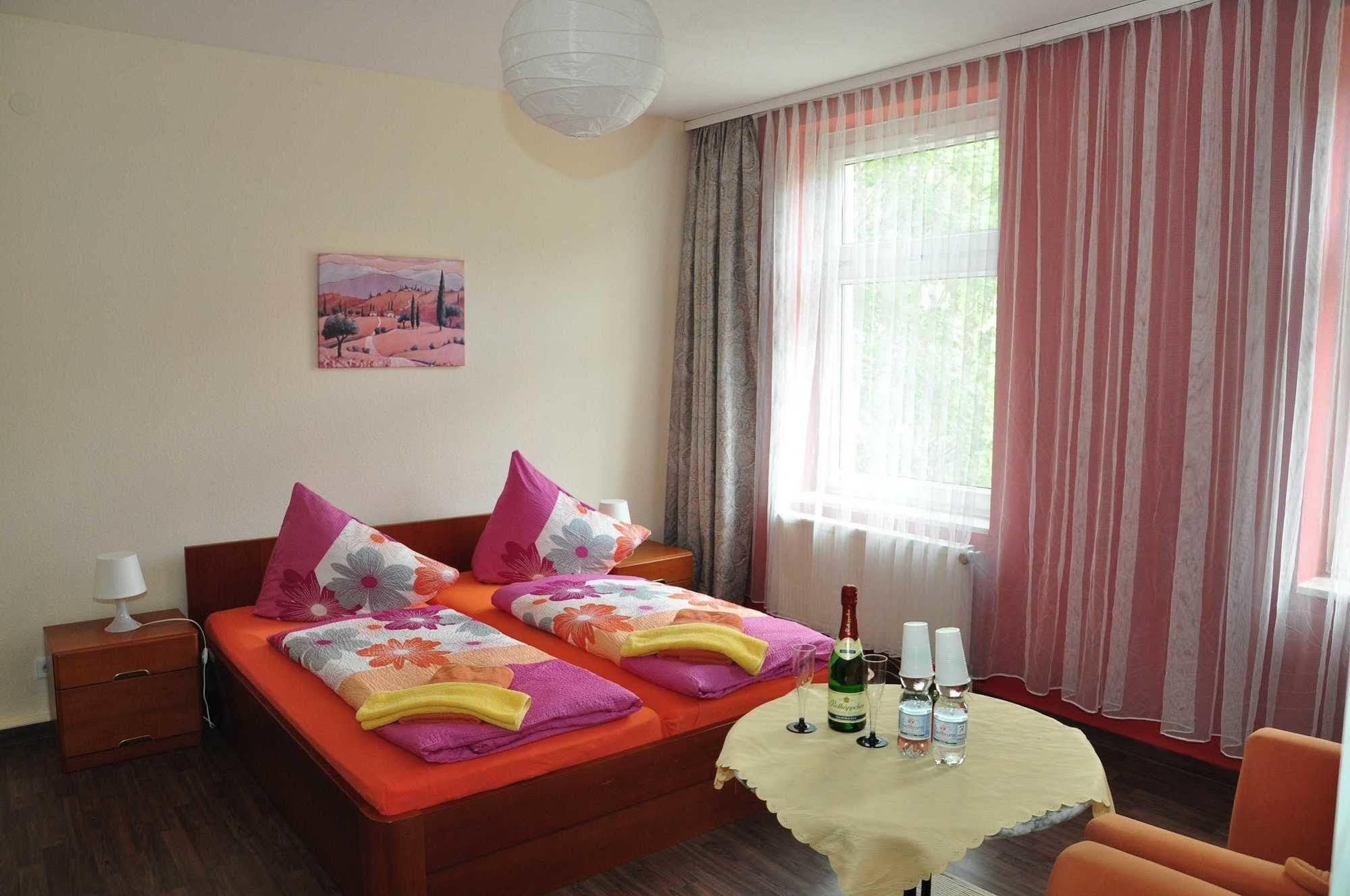 Pension Leipzig Georgplatz Buitenkant foto